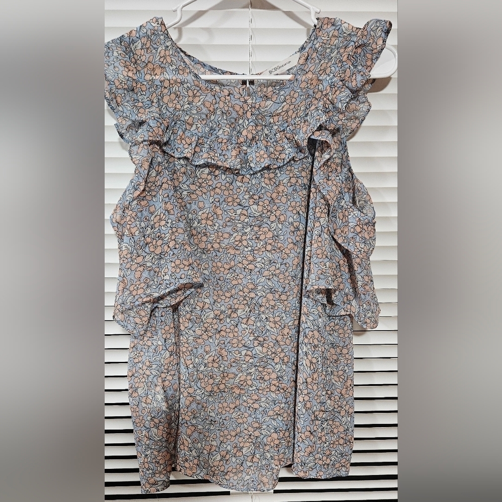 BCBG Generation Ruffle cold shoulder top size S - Picture 2 of 6